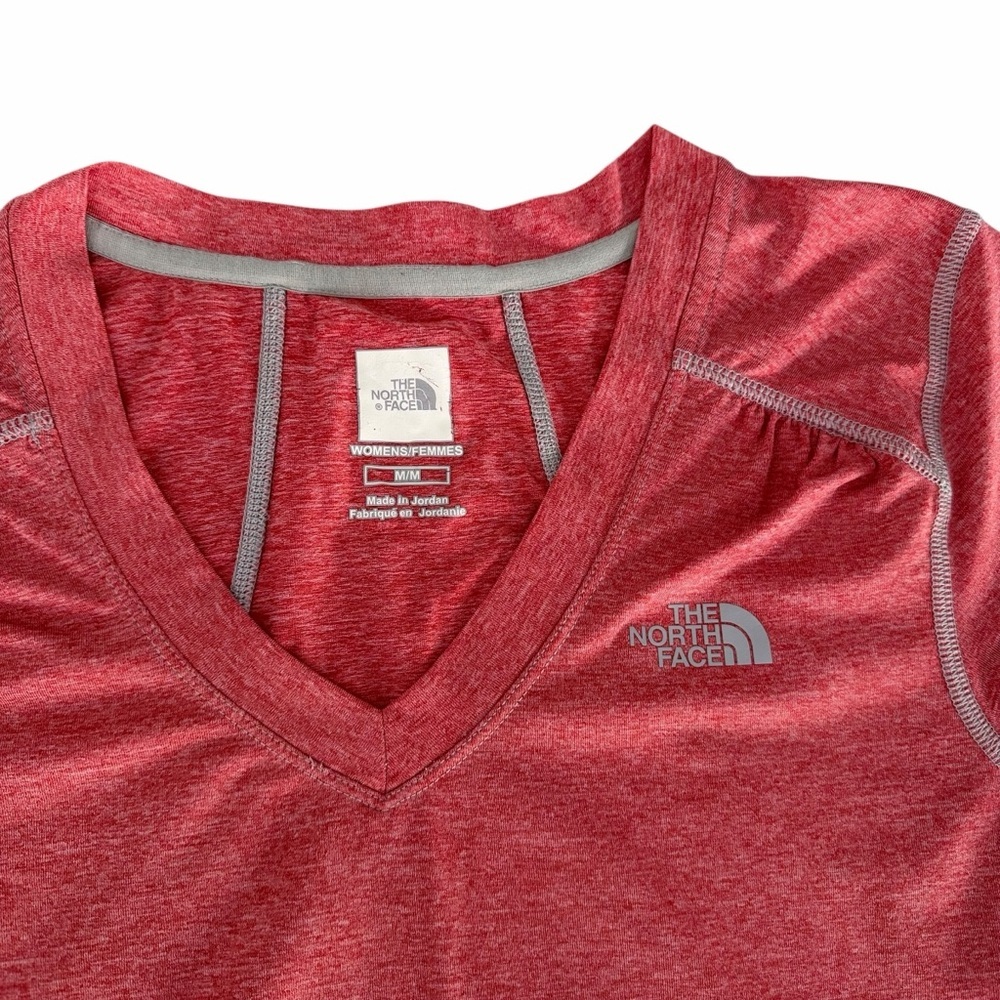 THE NORTH FACE Heathered Coral Pink Athletic V-Neck Activewear T-Shirt m - Picture 3 of 11